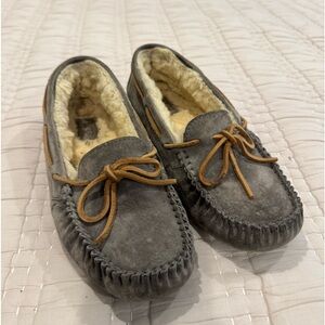 UGG - Size 8 - Dakota Suede Mocassin Slippers with hard sole in gray